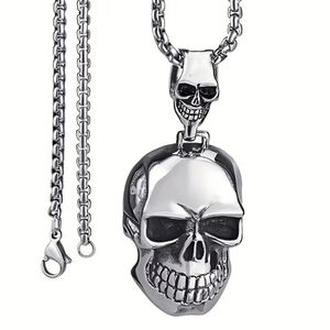 Skull heads necklace